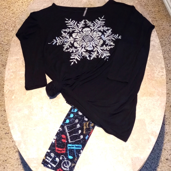 Black Shift Dress with Snowflake Motif - Picture 3 of 5